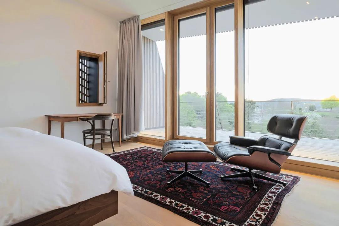 當下家裝新寵——柚木窗，美觀又實用